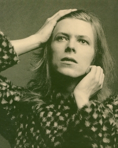 Bowie, David – A Divine Symmetry